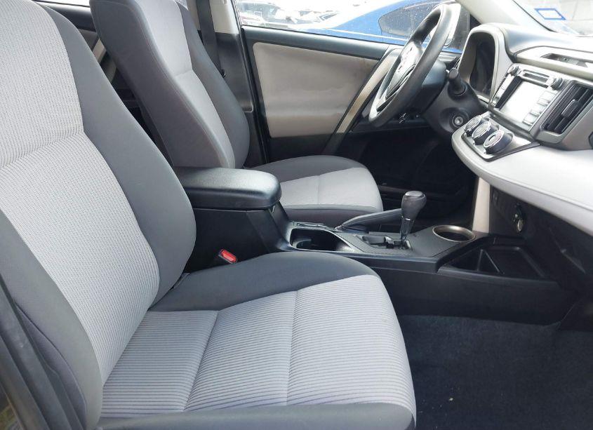 Photo 5 of 2015 Toyota Rav4 LE (VIN 2T3ZFREV1FW169706)