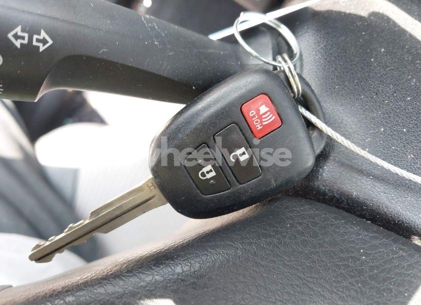 Photo 11 of 2015 Toyota Rav4 LE (VIN 2T3ZFREV1FW172671)