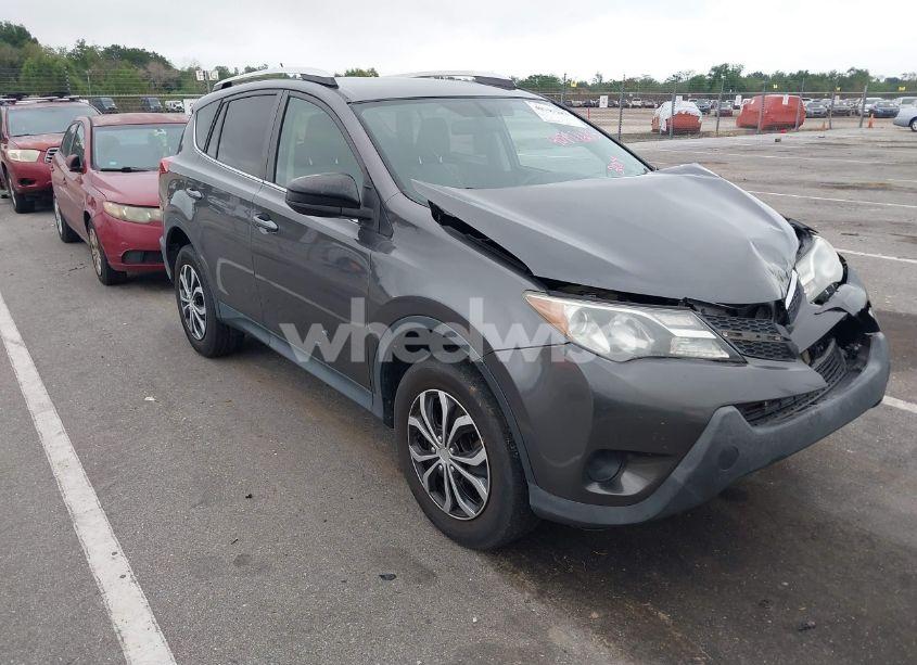 2015 Toyota Rav4 LE (VIN 2T3ZFREV1FW205216) main photo