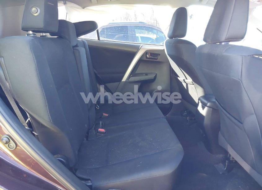 Photo 8 of 2018 Toyota Rav4 LE (VIN 2T3ZFREV1JW457959)