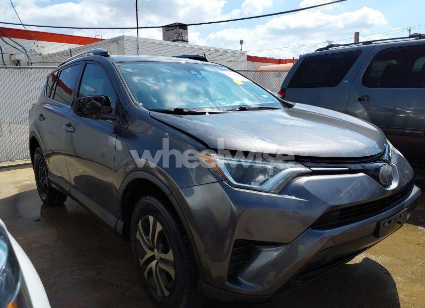 2018 Toyota Rav4 LE (VIN 2T3ZFREV2JW451426) main photo