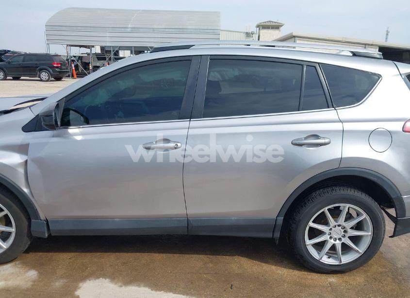 Photo 15 of 2018 Toyota Rav4 LE (VIN 2T3ZFREV2JW464807)