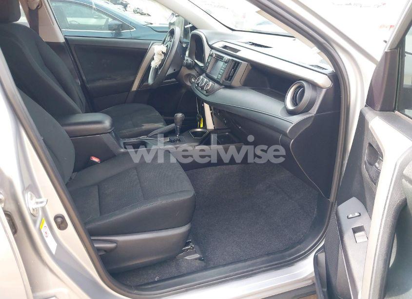 Photo 5 of 2018 Toyota Rav4 LE (VIN 2T3ZFREV2JW464807)