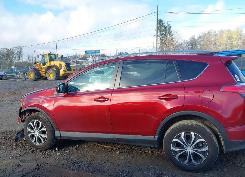 Photo 14 of 2018 Toyota Rav4 LE (VIN 2T3ZFREV2JW474303)