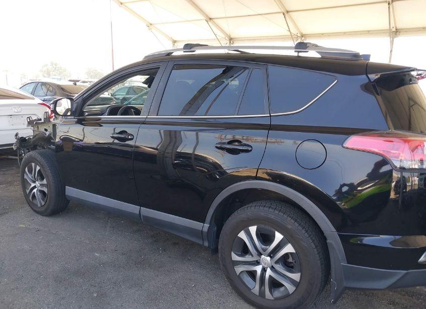 Photo 15 of 2018 Toyota Rav4 LE (VIN 2T3ZFREV2JW514427)