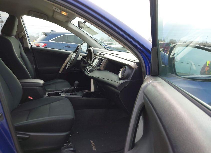 Photo 5 of 2015 Toyota Rav4 LE (VIN 2T3ZFREV3FW142992)