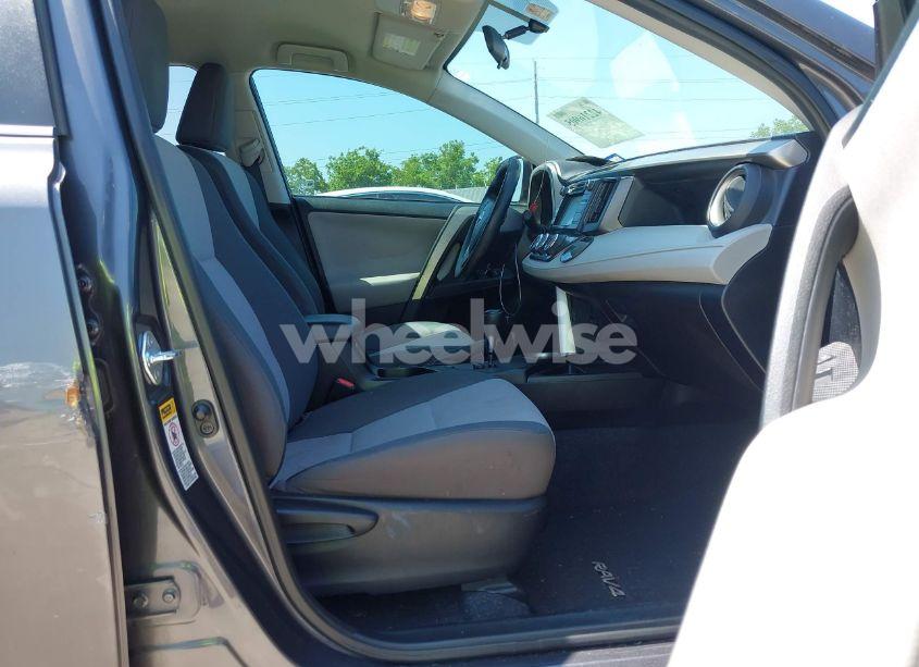 Photo 5 of 2015 Toyota Rav4 LE (VIN 2T3ZFREV3FW184028)