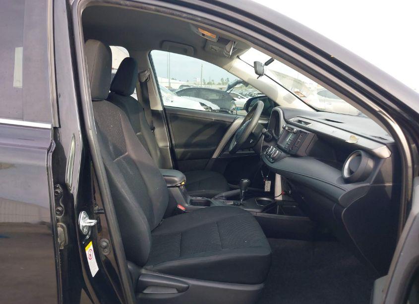 Photo 5 of 2016 Toyota Rav4 LE (VIN 2T3ZFREV3GW285362)