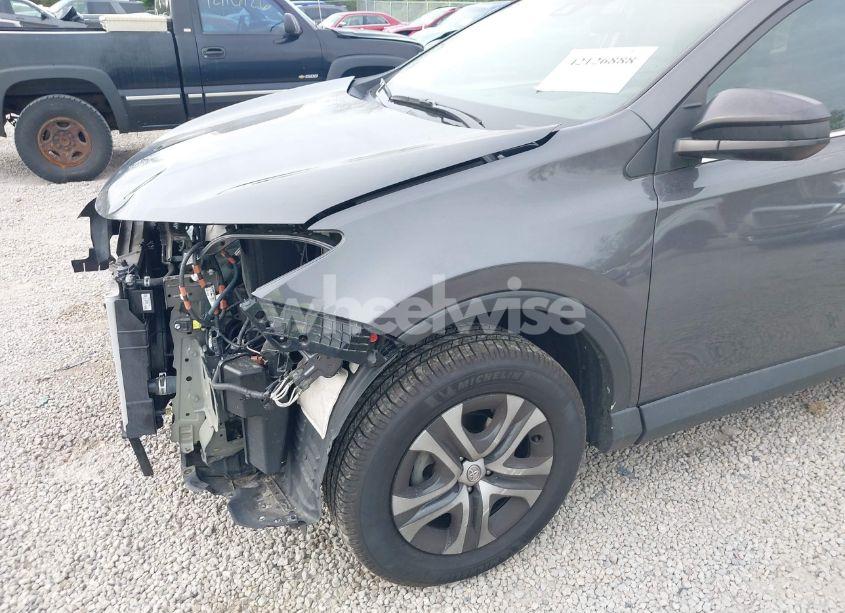 Photo 18 of 2018 Toyota Rav4 LE (VIN 2T3ZFREV3JW452889)