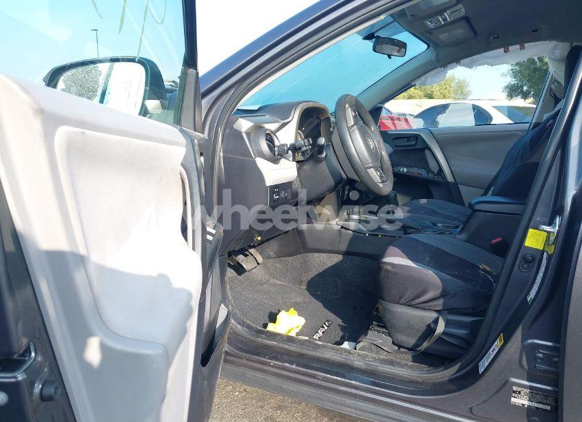 Photo 5 of 2013 Toyota Rav4 LE (VIN 2T3ZFREV4DW062713)