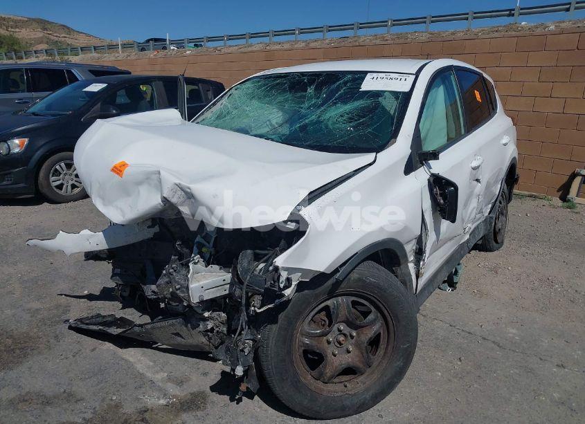 Photo 2 of 2015 Toyota Rav4 LE (VIN 2T3ZFREV4FW229428)