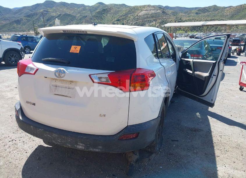 Photo 4 of 2015 Toyota Rav4 LE (VIN 2T3ZFREV4FW229428)