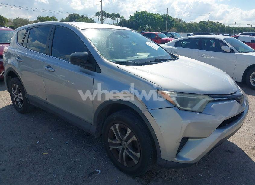 2018 Toyota Rav4 LE (VIN 2T3ZFREV4JW422588) main photo
