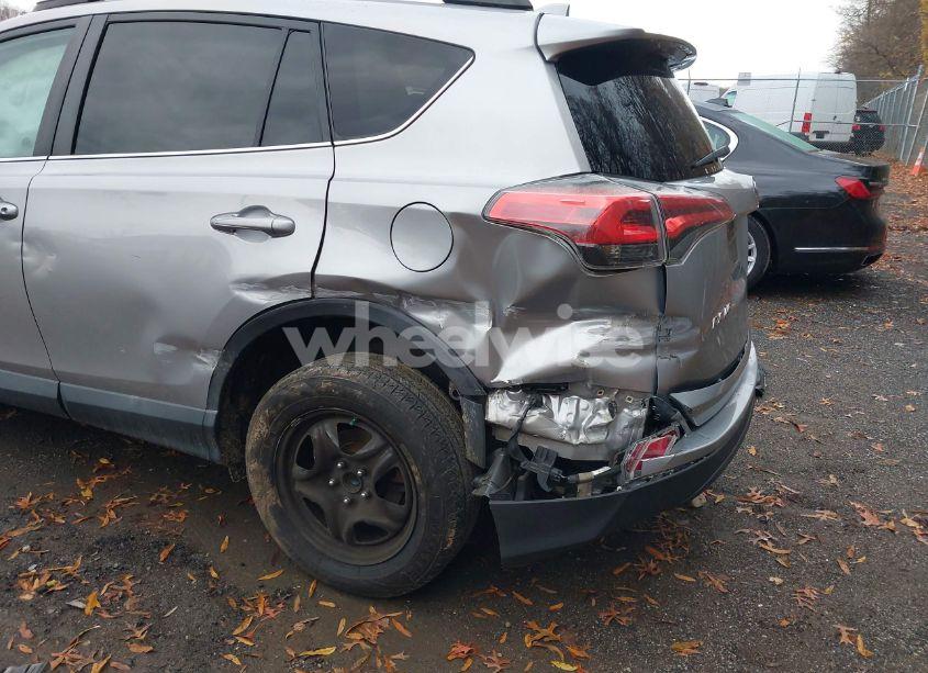 Photo 6 of 2017 Toyota Rav4 LE (VIN 2T3ZFREV6HW318405)