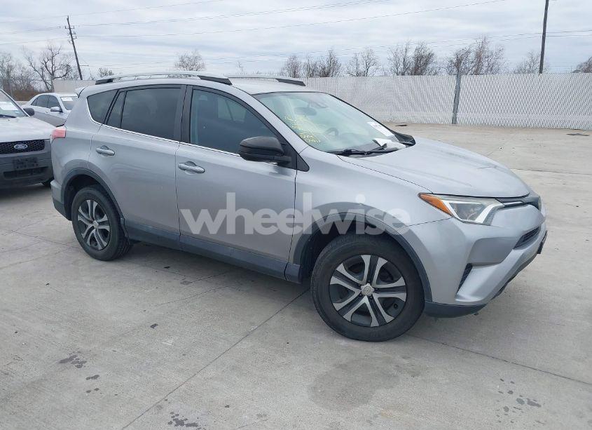 2018 Toyota Rav4 LE (VIN 2T3ZFREV6JW423421) main photo