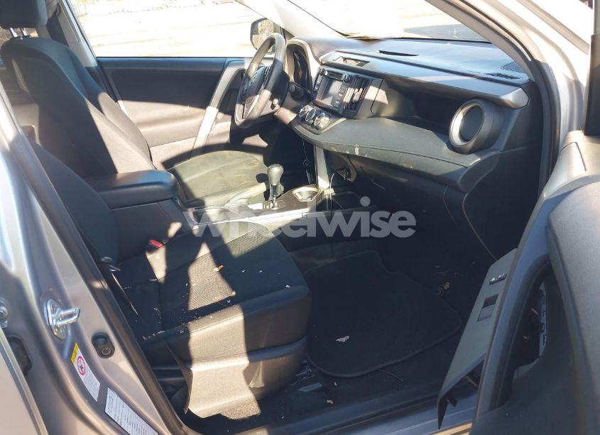 Photo 5 of 2018 Toyota Rav4 LE (VIN 2T3ZFREV6JW429087)