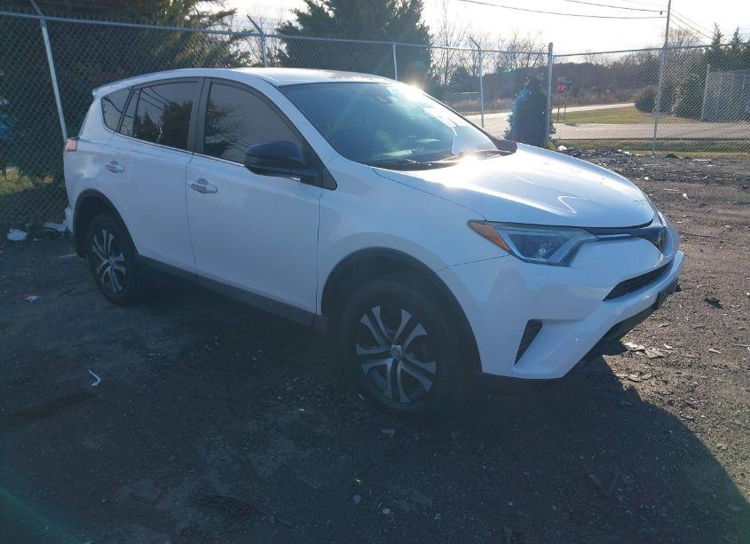 2018 Toyota Rav4 LE (VIN 2T3ZFREV6JW442647) main photo