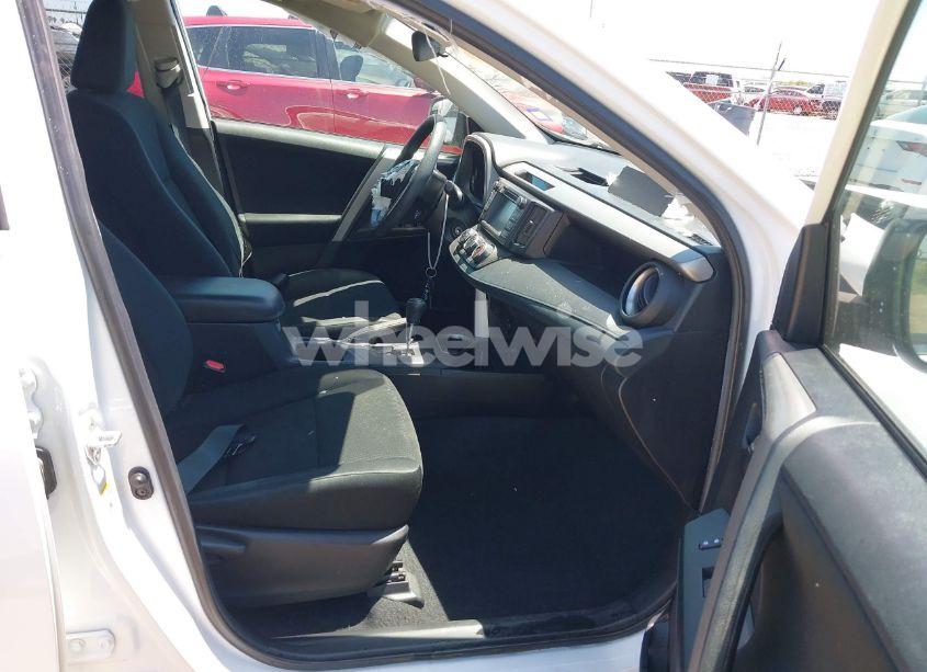 Photo 5 of 2018 Toyota Rav4 LE (VIN 2T3ZFREV6JW464132)