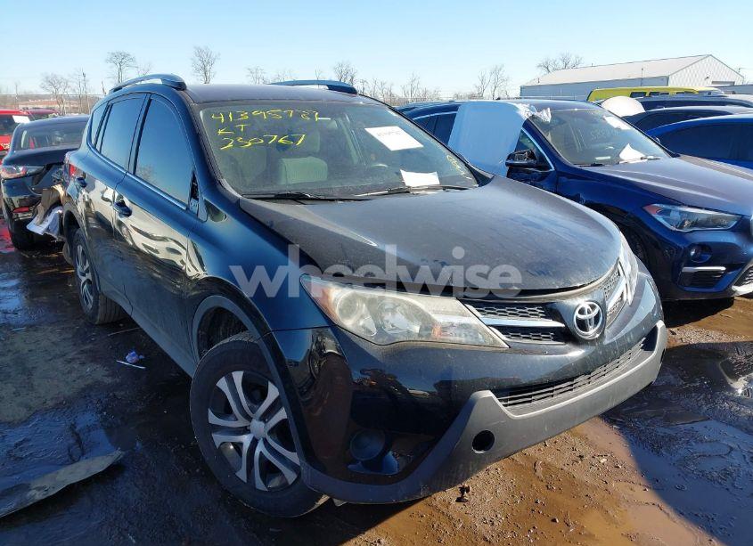 2015 Toyota Rav4 LE (VIN 2T3ZFREV7FW150366) main photo