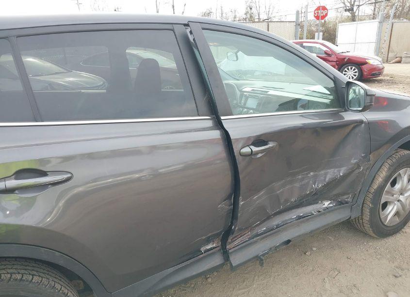 Photo 6 of 2015 Toyota Rav4 LE (VIN 2T3ZFREV8FW196627)