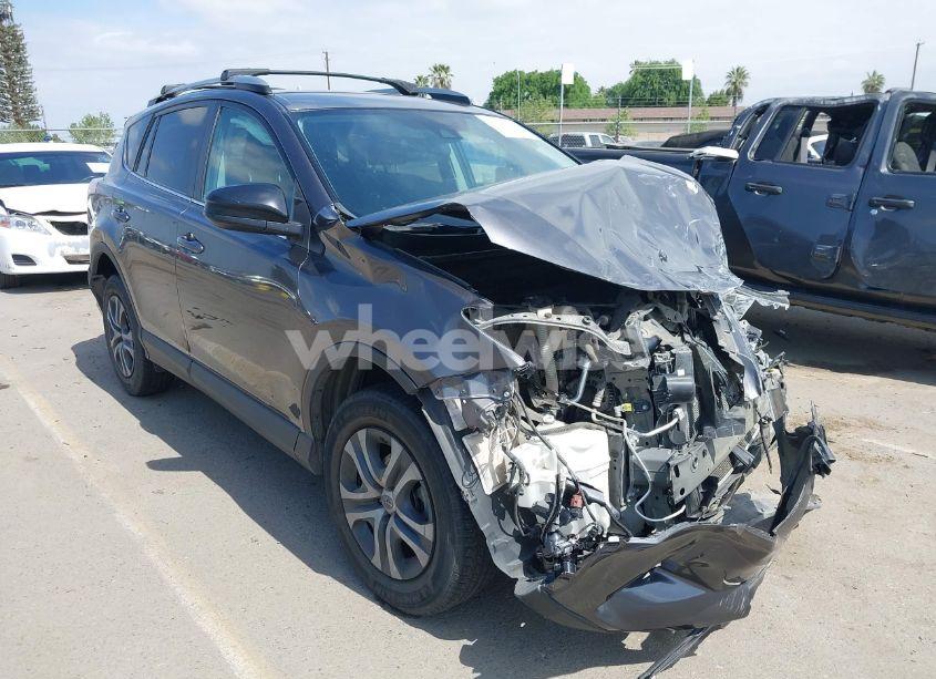 2018 Toyota Rav4 LE (VIN 2T3ZFREV8JW431133) main photo