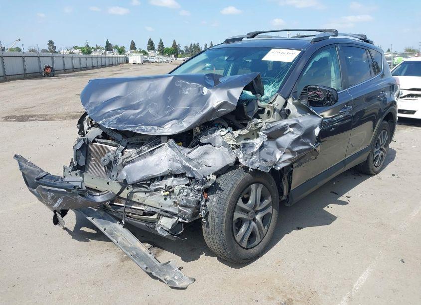 Photo 2 of 2018 Toyota Rav4 LE (VIN 2T3ZFREV8JW431133)