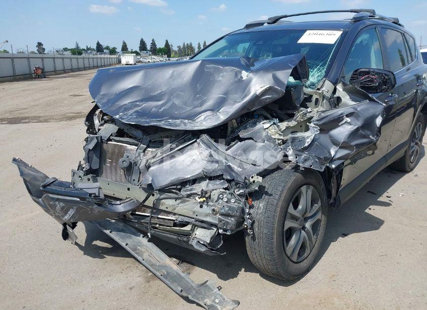 Photo 6 of 2018 Toyota Rav4 LE (VIN 2T3ZFREV8JW431133)