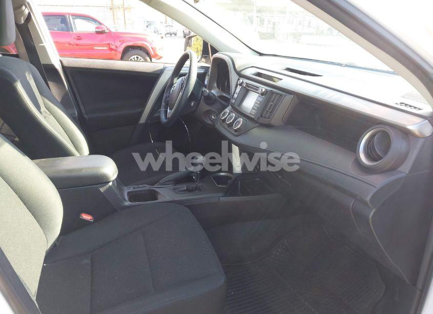 Photo 5 of 2018 Toyota Rav4 LE (VIN 2T3ZFREV8JW478209)