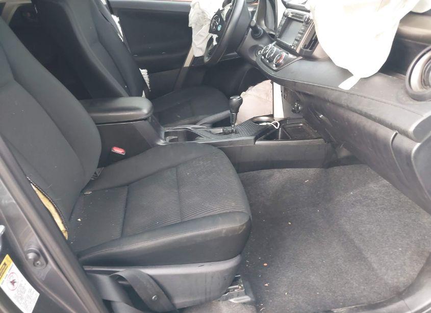 Photo 5 of 2015 Toyota Rav4 LE (VIN 2T3ZFREV9FW188407)