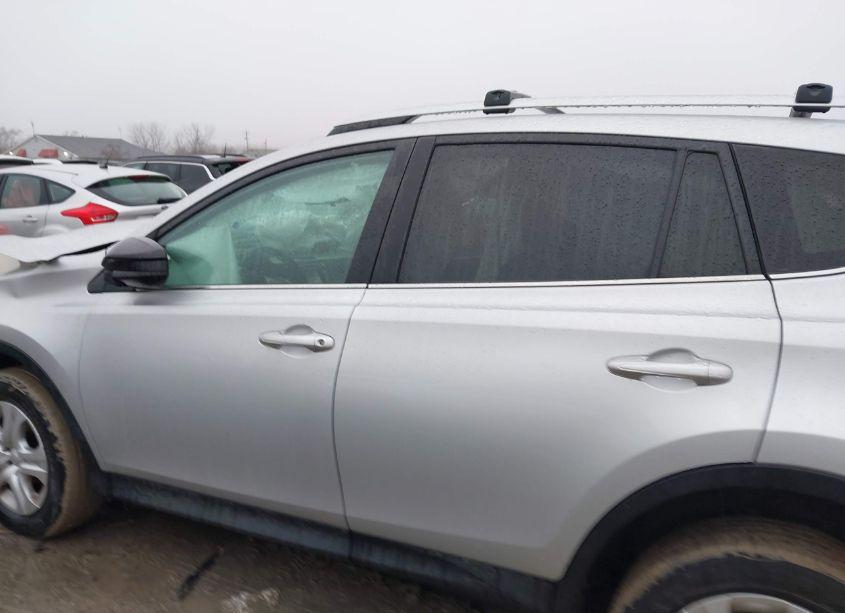 Photo 15 of 2015 Toyota Rav4 LE (VIN 2T3ZFREV9FW203164)