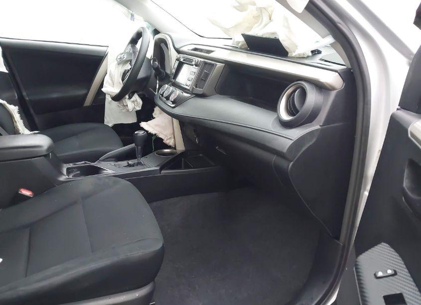 Photo 5 of 2015 Toyota Rav4 LE (VIN 2T3ZFREV9FW203164)
