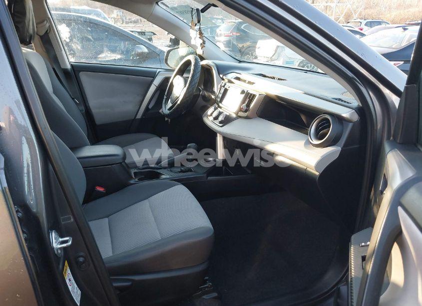 Photo 5 of 2014 Toyota Rav4 LE (VIN 2T3ZFREVXEW127453)