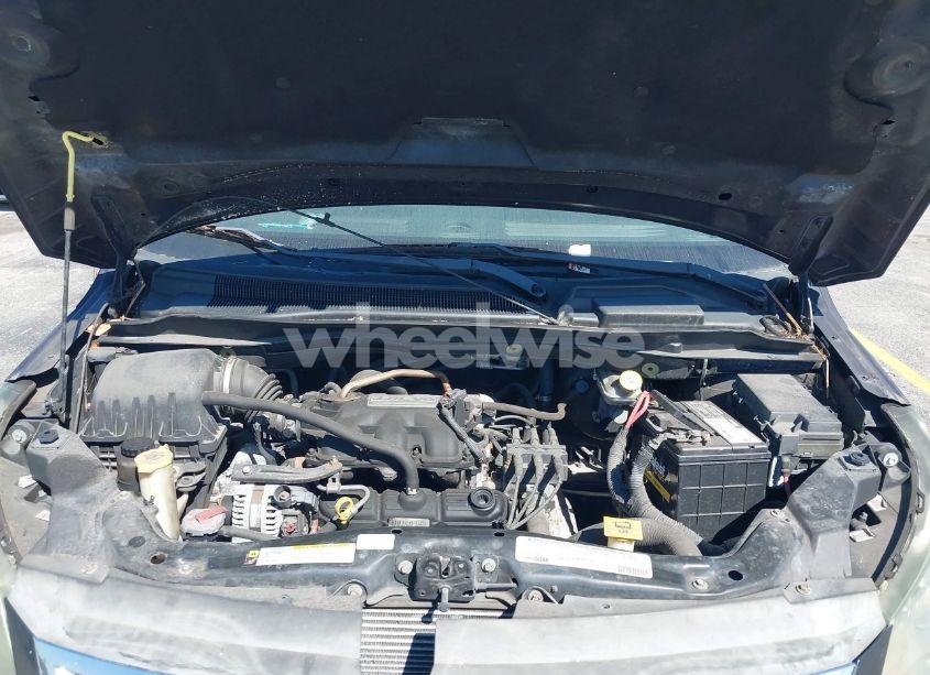 Photo 10 of 2010 Volkswagen Routan SE (VIN 2V4RW3D10AR424088)