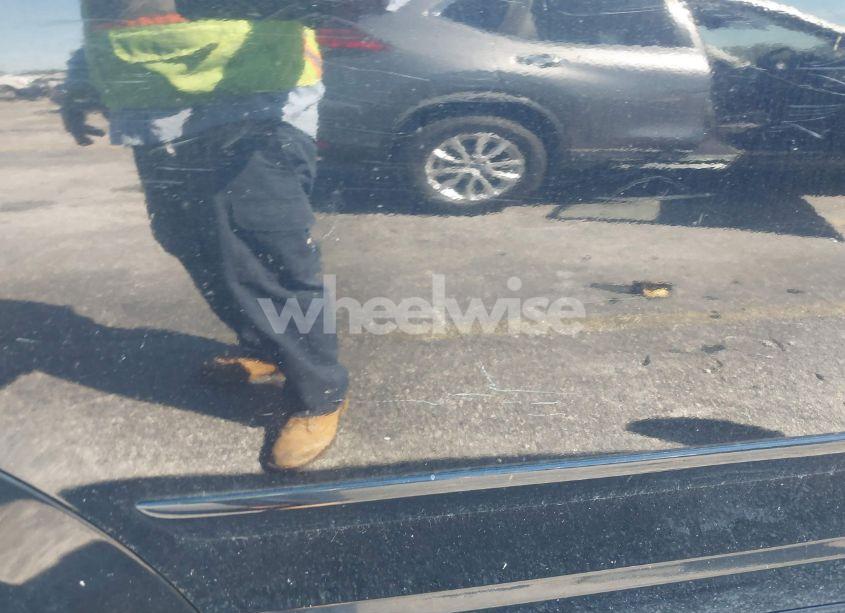 Photo 13 of 2010 Volkswagen Routan SE (VIN 2V4RW3D10AR424088)