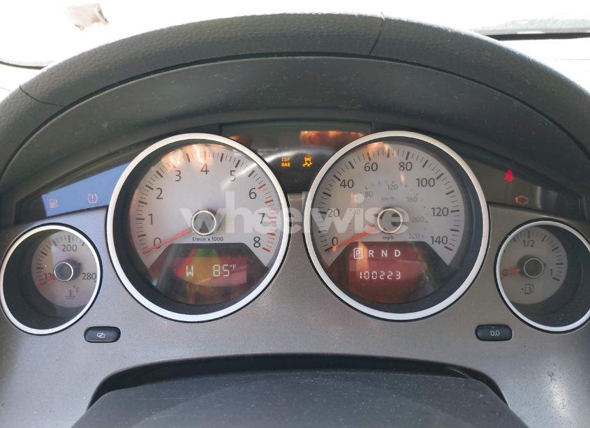 Photo 7 of 2010 Volkswagen Routan SE (VIN 2V4RW3D10AR424088)