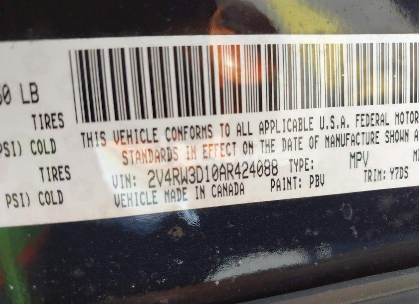 Photo 9 of 2010 Volkswagen Routan SE (VIN 2V4RW3D10AR424088)