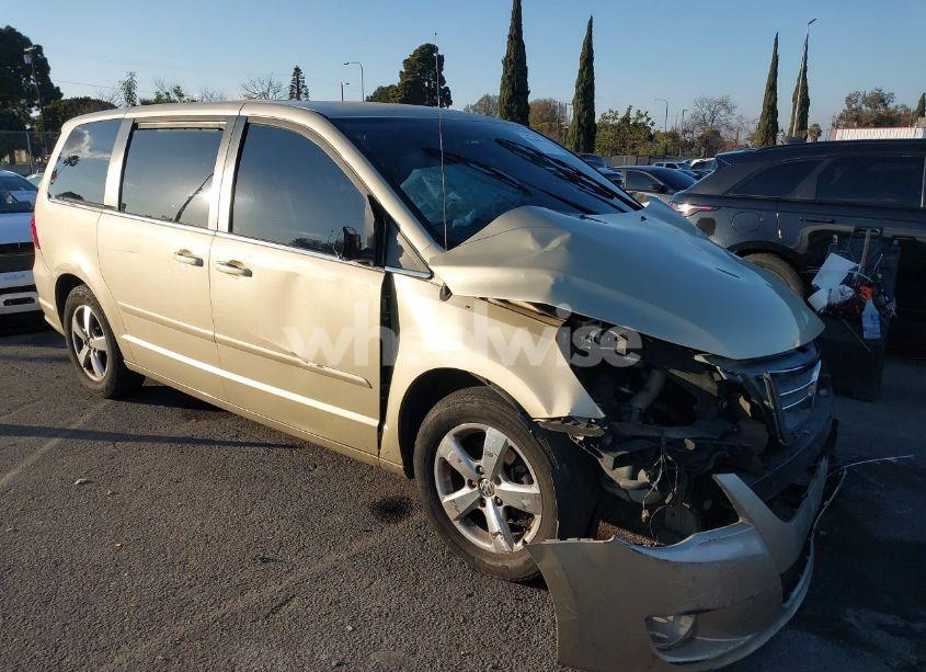 2010 Volkswagen Routan SE (VIN 2V4RW3D11AR407204) main photo