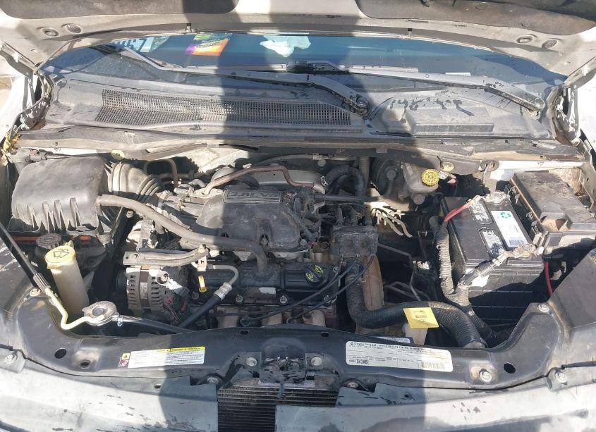 Photo 10 of 2010 Volkswagen Routan SE (VIN 2V4RW3D11AR407834)