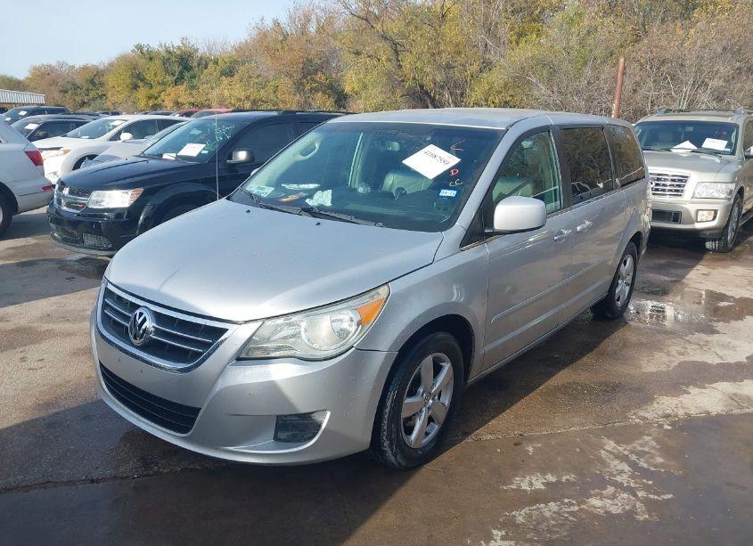 Photo 2 of 2010 Volkswagen Routan SE (VIN 2V4RW3D11AR407834)