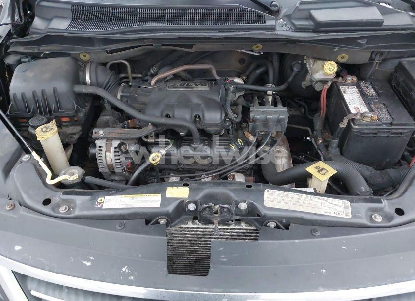 Photo 10 of 2010 Volkswagen Routan SE (VIN 2V4RW3D12AR166754)