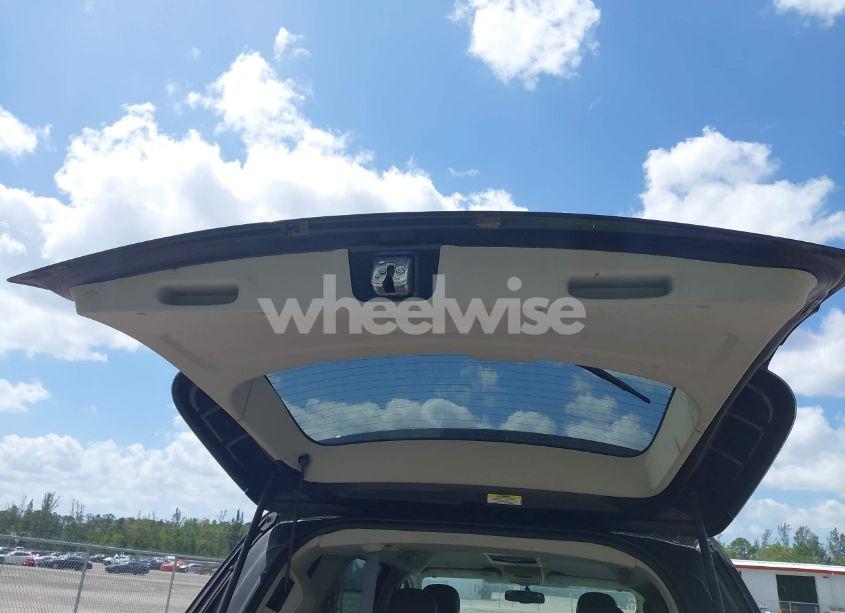 Photo 13 of 2010 Volkswagen Routan SE (VIN 2V4RW3D12AR186616)