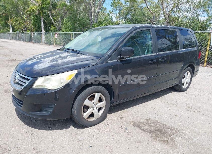 Photo 2 of 2010 Volkswagen Routan SE (VIN 2V4RW3D12AR186616)