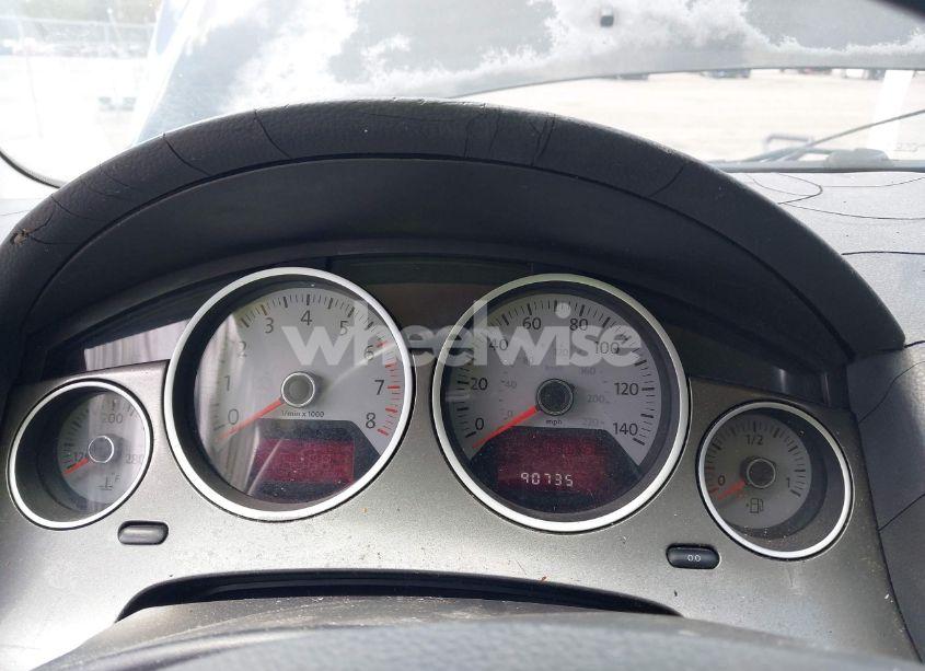 Photo 7 of 2010 Volkswagen Routan SE (VIN 2V4RW3D12AR186616)