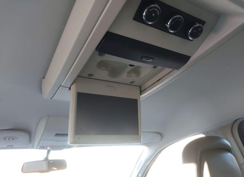 Photo 12 of 2010 Volkswagen Routan SE (VIN 2V4RW3D13AR324826)