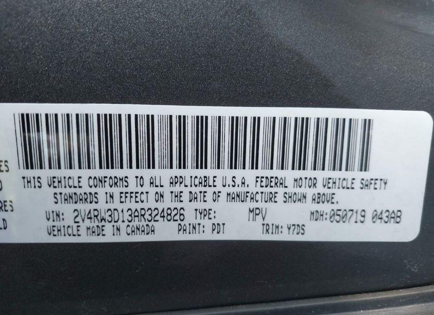 Photo 9 of 2010 Volkswagen Routan SE (VIN 2V4RW3D13AR324826)