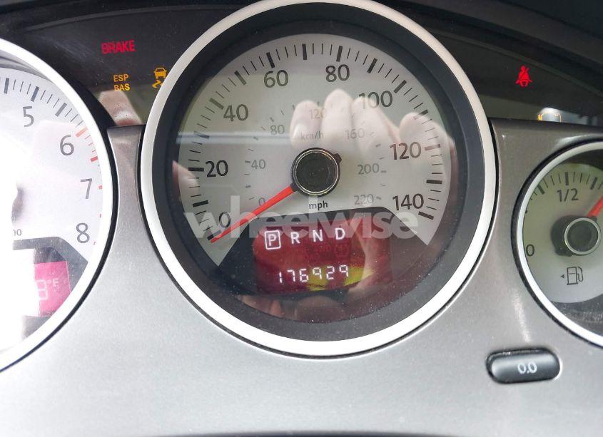 Photo 12 of 2010 Volkswagen Routan SE (VIN 2V4RW3D15AR272566)