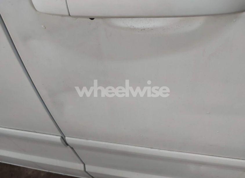 Photo 6 of 2010 Volkswagen Routan SE (VIN 2V4RW3D15AR359948)