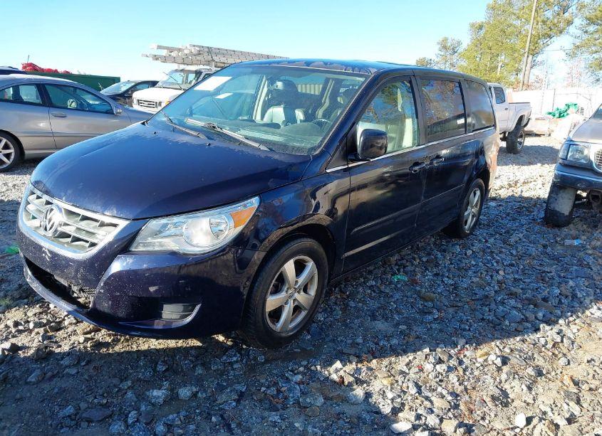 Photo 2 of 2010 Volkswagen Routan SE (VIN 2V4RW3D16AR242234)