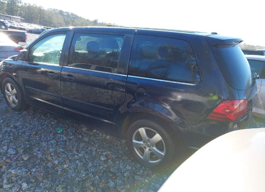 Photo 3 of 2010 Volkswagen Routan SE (VIN 2V4RW3D16AR242234)