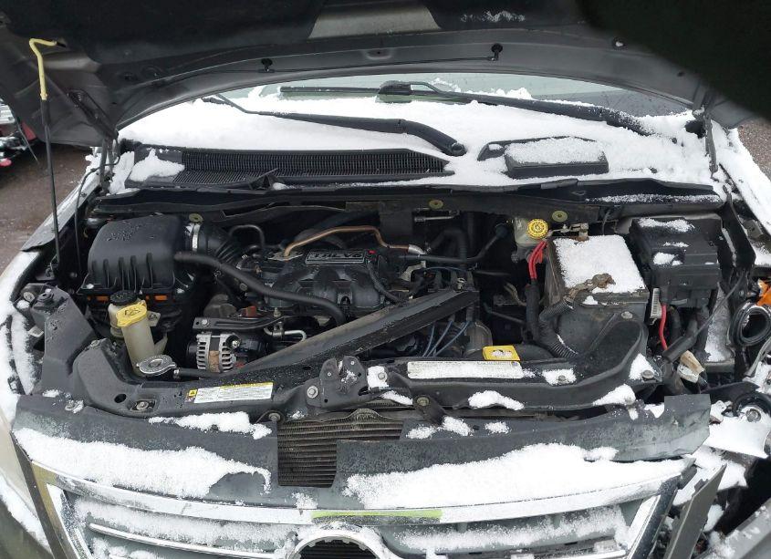 Photo 10 of 2010 Volkswagen Routan SE (VIN 2V4RW3D18AR295436)